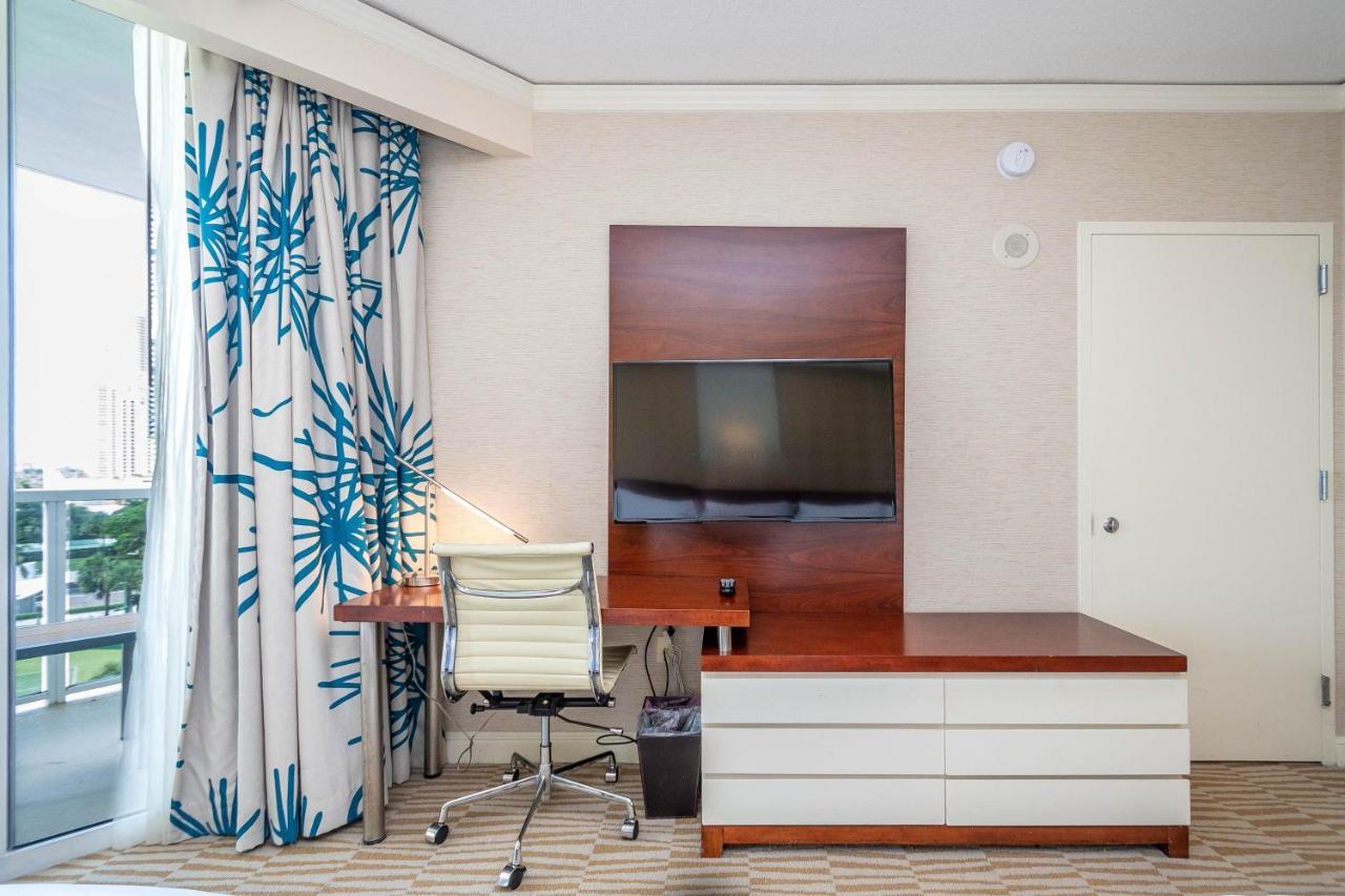 Trump Intl 2 Bedroom Apartment 1600 Sqf Ocean And Bay View Sunny Isles Beach Exteriör bild