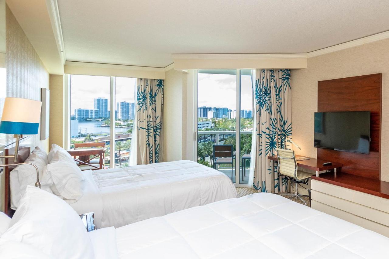 Trump Intl 2 Bedroom Apartment 1600 Sqf Ocean And Bay View Sunny Isles Beach Exteriör bild