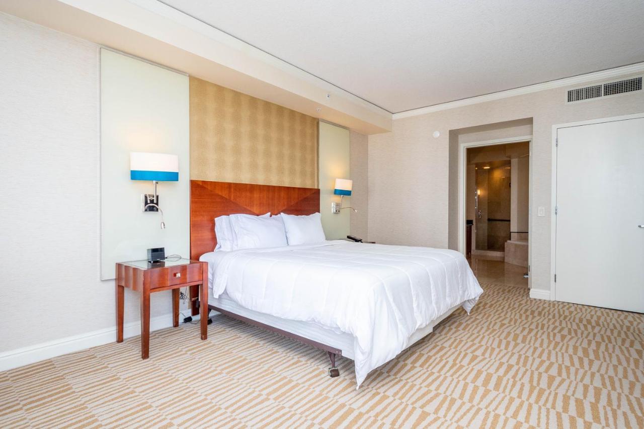 Trump Intl 2 Bedroom Apartment 1600 Sqf Ocean And Bay View Sunny Isles Beach Exteriör bild